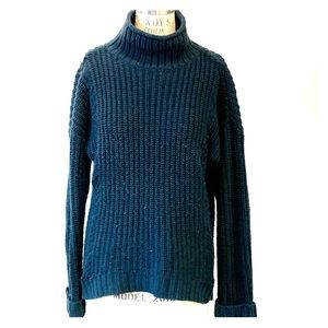 Chunky knit hunter green turtle neck sweater